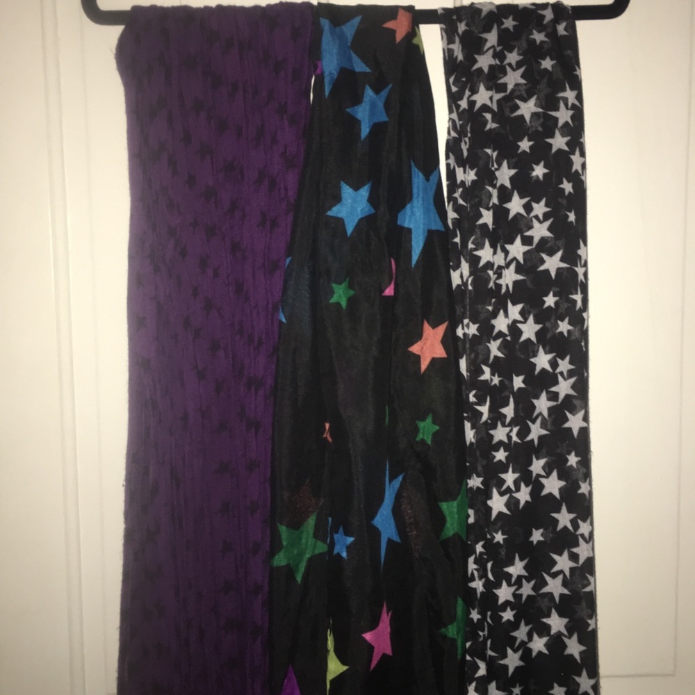 Scarf Bundle ⭐️ 3 scarfs with stars!